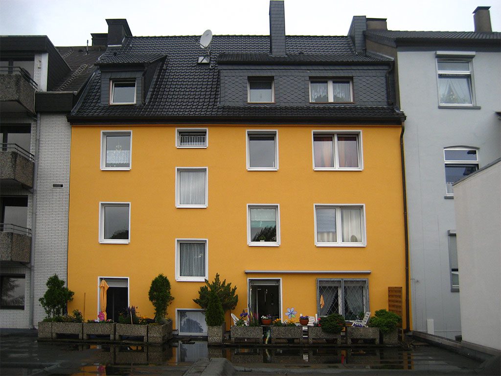 Bedachung Mehrfamilienhaus